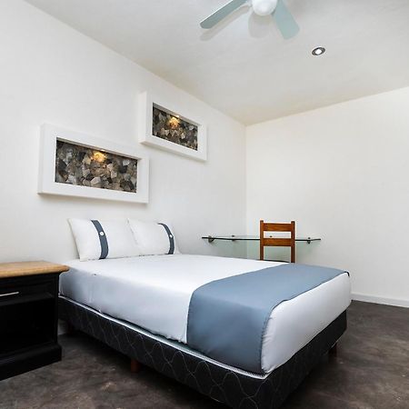 Capital O Hotel Joyma Suites, San Luis サン・ルイス・ポトシ エクステリア 写真