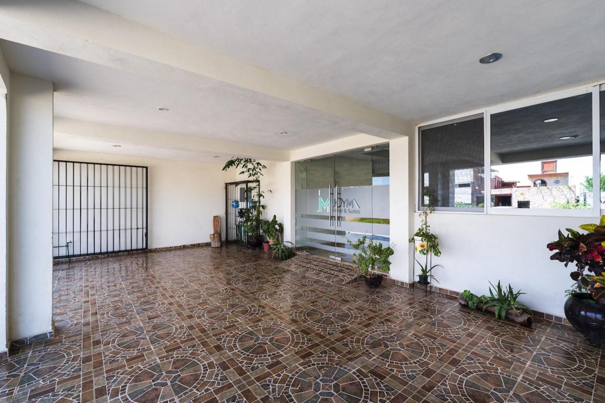 Capital O Hotel Joyma Suites, San Luis サン・ルイス・ポトシ エクステリア 写真