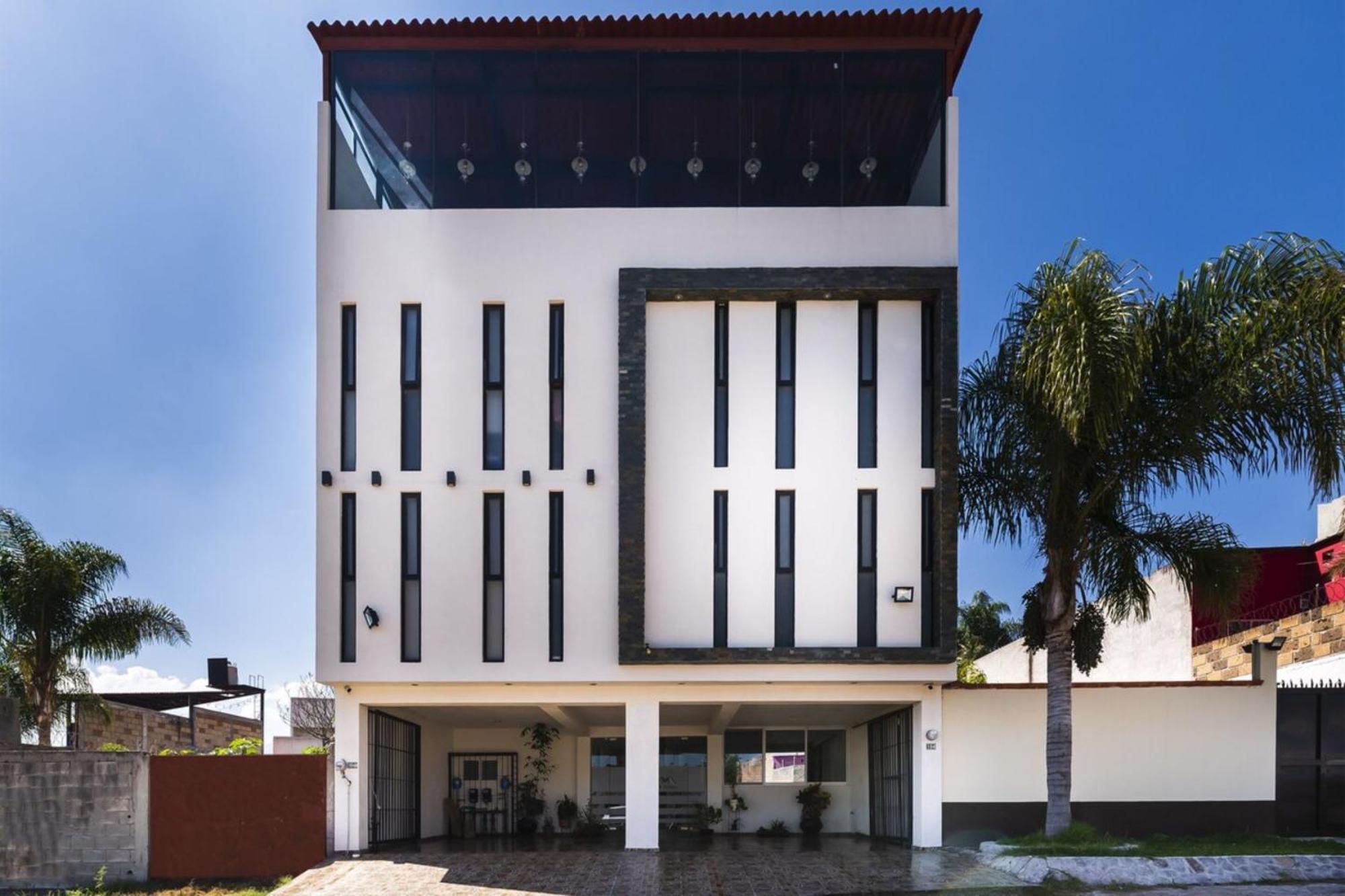 Capital O Hotel Joyma Suites, San Luis サン・ルイス・ポトシ エクステリア 写真